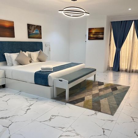 88Th Avenue Aparthotel Cebu Exteriör bild