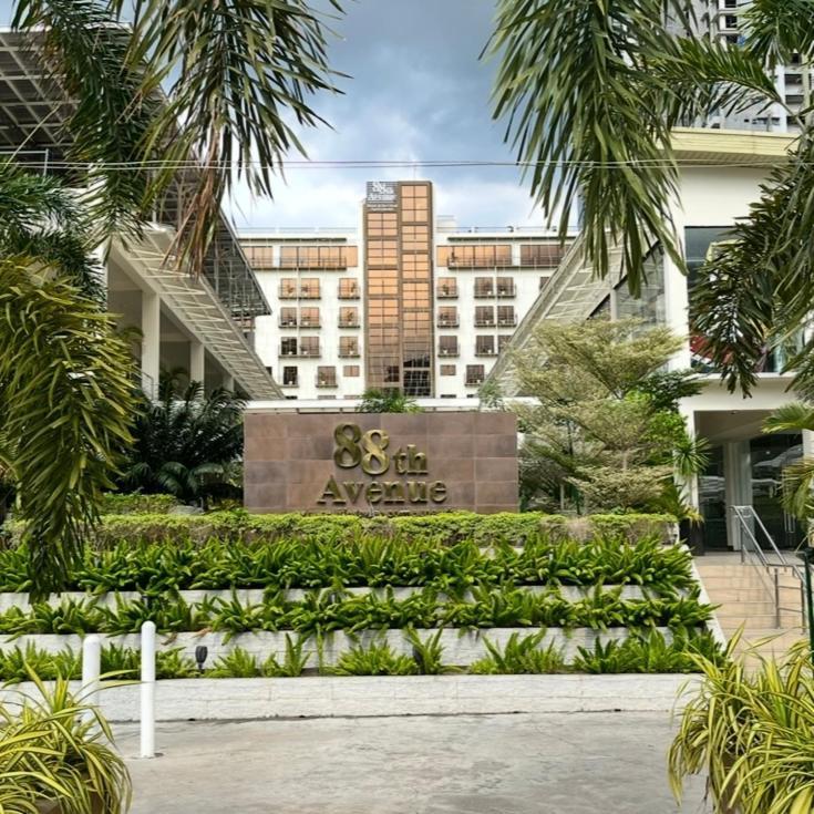 88Th Avenue Aparthotel Cebu Exteriör bild